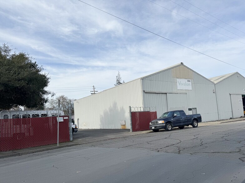 More Photos Of 1071 Maxwell Dr, Santa Rosa Industrial For Lease