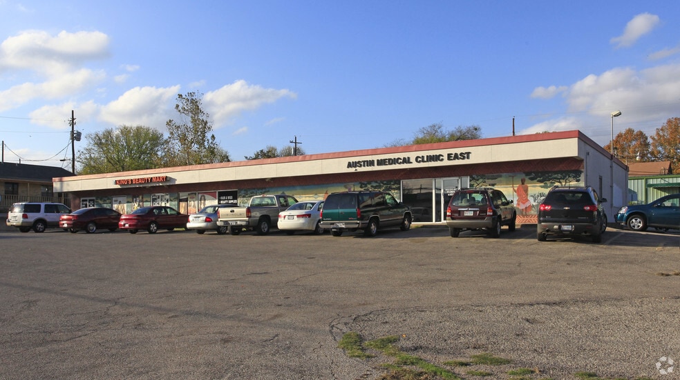 More Photos Of 3230-3232 E Martin Luther King Jr Blvd, Austin Storefront For Lease