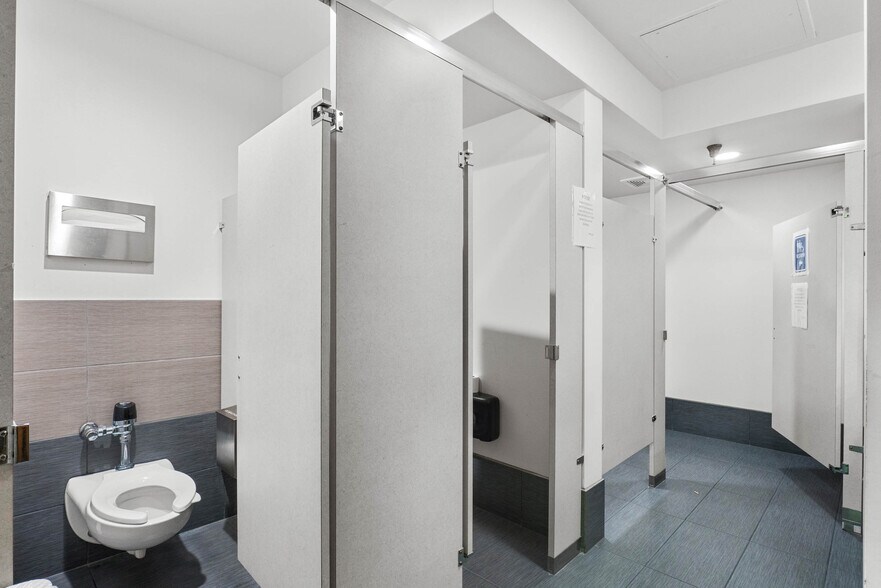 More Photos Of 2201 Lucien Way, Maitland Office For Sale