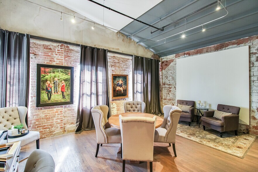 More Photos Of 225 S Knoblock St, Stillwater Storefront For Sale