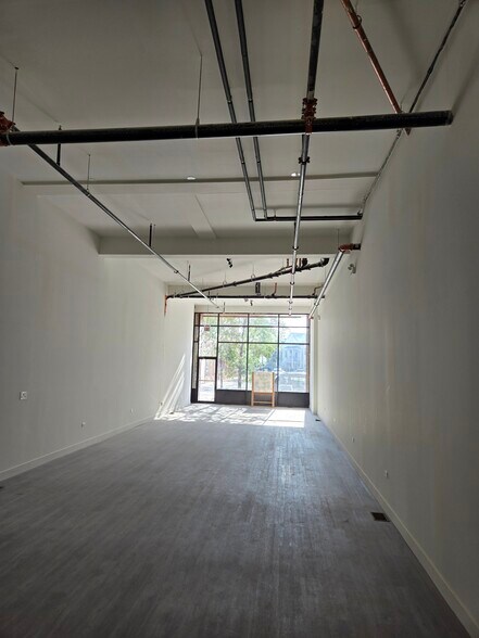 More Photos Of 2909 N Milwaukee Ave, Chicago Storefront Retail Residential For Lease