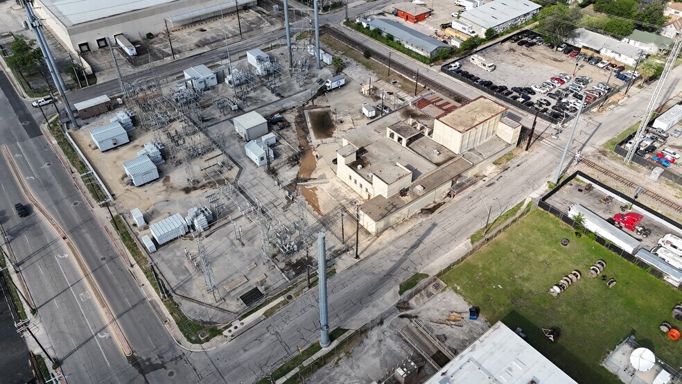 More Photos Of 226-232 Rivas St, San Antonio Manufacturing For Sale