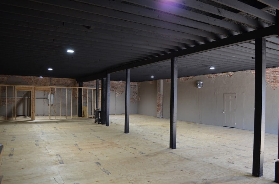 More Photos Of 100 E Main St, Murray Freestanding For Sale