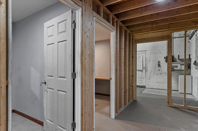 More Photos Of 8889 Oakwood Ave, Neenah Service For Sale