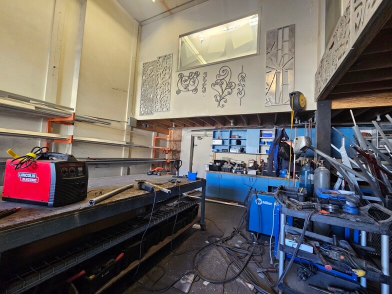 More Photos Of 11538 132A St, Surrey Warehouse For Sale