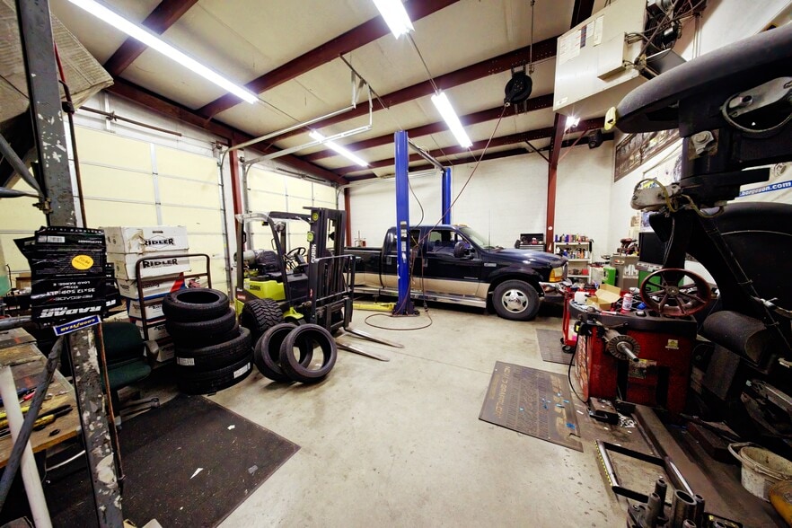 More Photos Of 1345 Callahan Dr, Knoxville Distribution For Sale