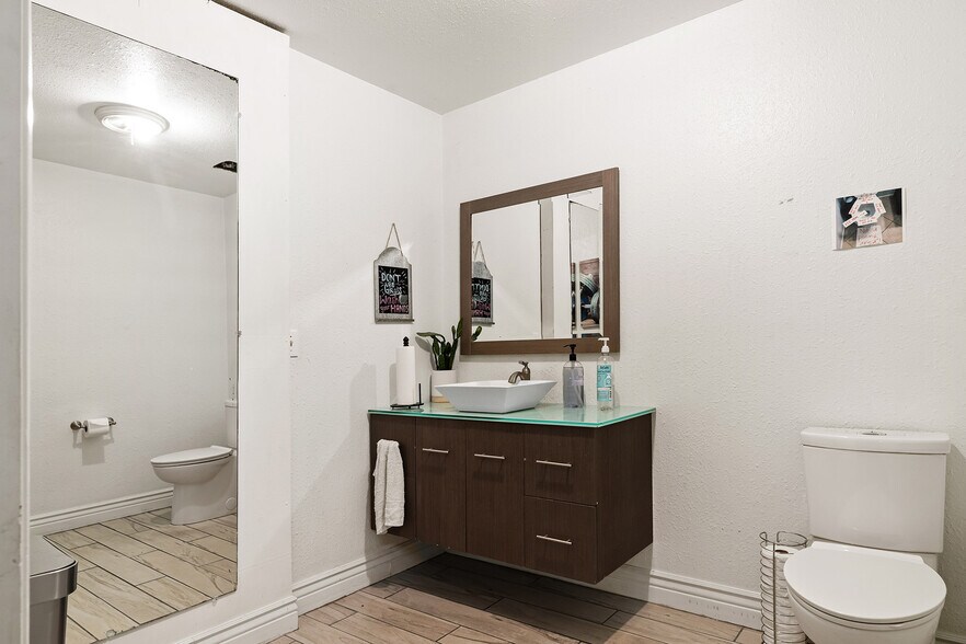 More Photos Of 135 W 8th Ave, Chico Storefront Retail Office For Sale