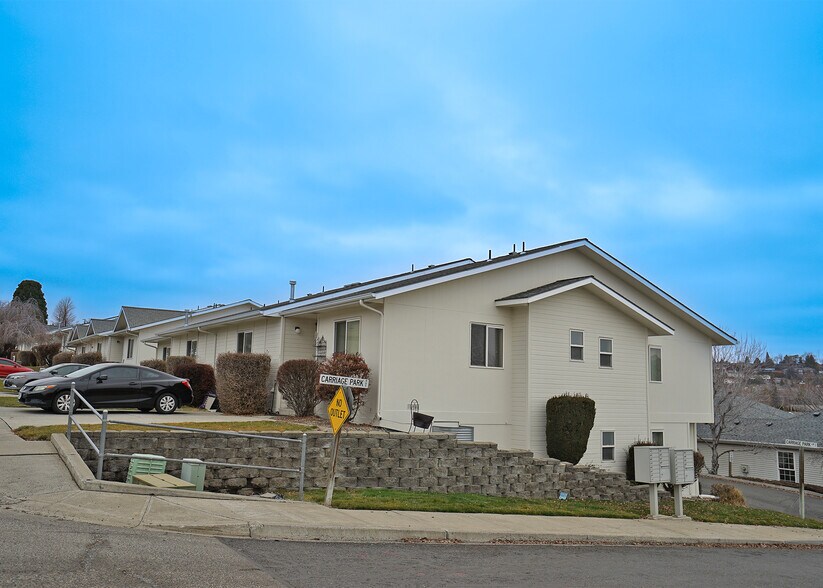 More Photos Of 3700 Carriage Park Ln, Yakima Apartments For Sale