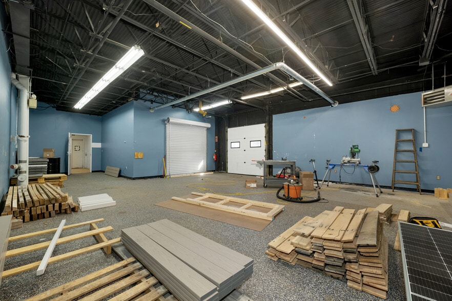 More Photos Of 41 Simon St, Nashua Flex For Lease