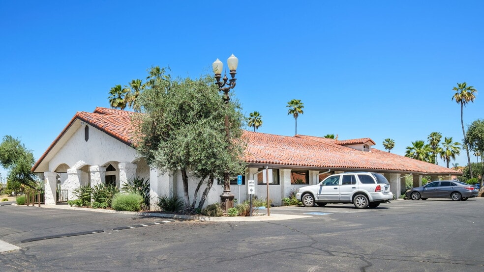 More Photos Of 7088 N 1st St, Fresno Bank For Lease