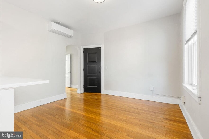 More Photos Of 1608 N Broom St, Wilmington Apartments For Sale