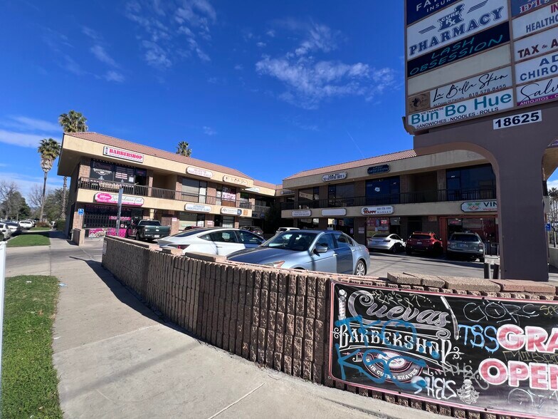 More Photos Of 18625 Sherman Way, Reseda Office For Lease