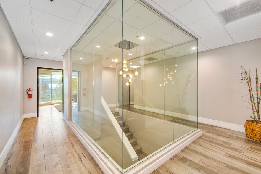 More Photos Of 1475 Long Beach Ave, Los Angeles Warehouse For Lease