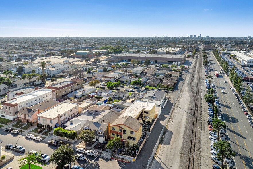 More Photos Of 12501 Kornblum Ave, Hawthorne Apartments For Sale