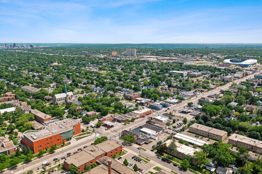 More Photos Of 755 N Snelling Ave N, Saint Paul Storefront For Lease