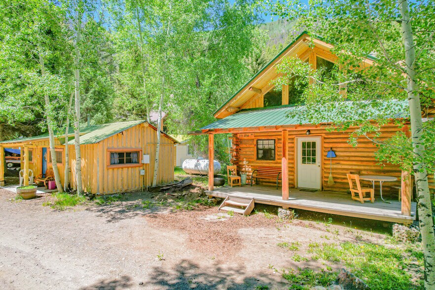 More Photos Of 860 County Road 142, Lake City Hotel For Sale