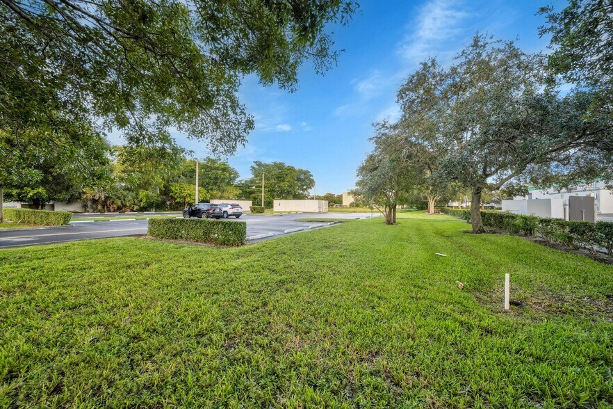 More Photos Of 12095 NW 39th St, Coral Springs Warehouse For Sale