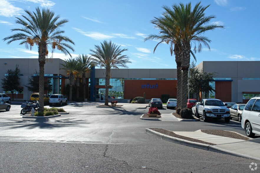 More Photos Of 2700 E Commerce Center Pl, Tucson Research And Development For Lease