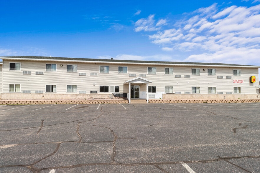 More Photos Of 726 S Lake Ave, Phillips Hotel For Sale