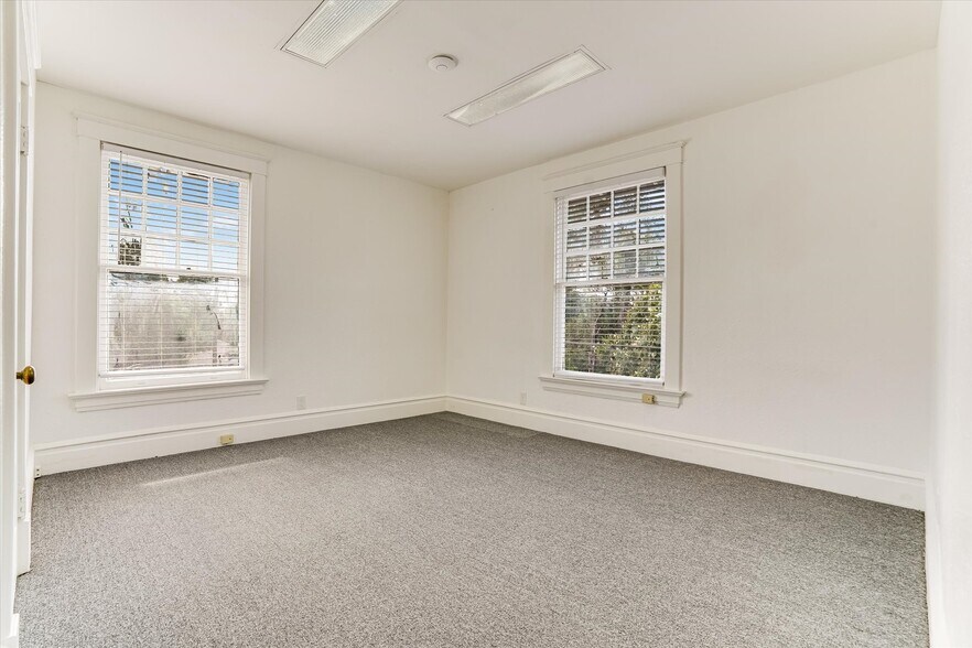 More Photos Of 1010 Rio Grande St, Austin Office For Lease