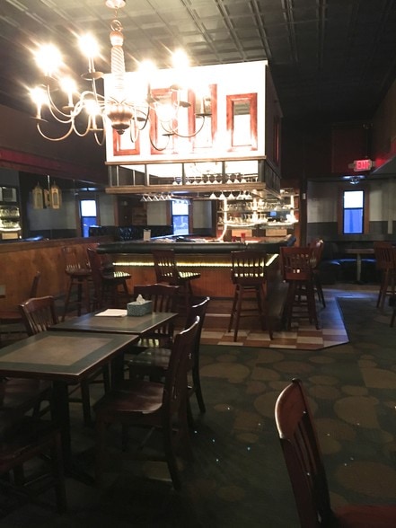 More Photos Of 304-308 N Burdick St, Kalamazoo Bar For Sale