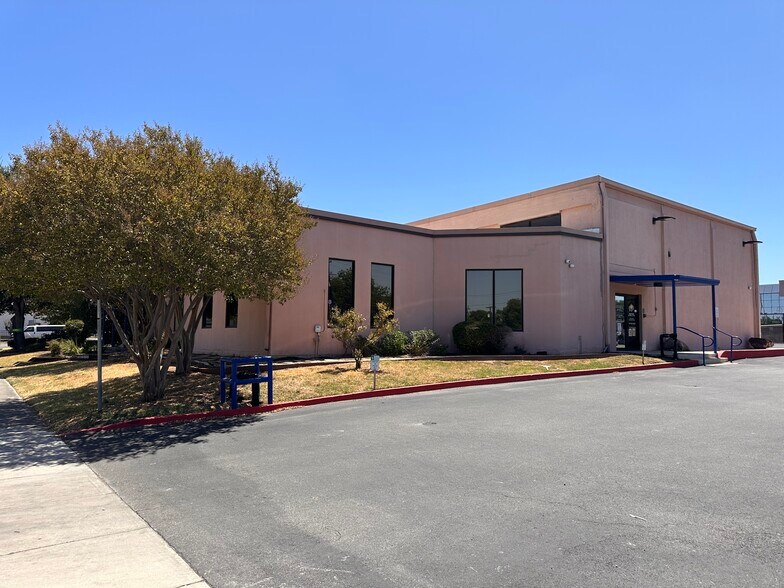More Photos Of 4205 San Pedro Ave, San Antonio Schools For Lease