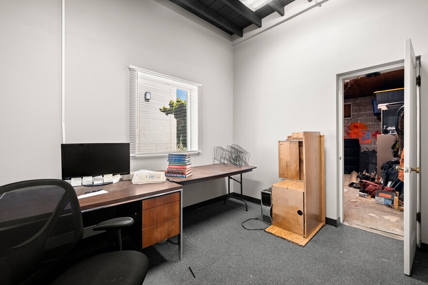 More Photos Of 2318 Pacific Ave, Forest Grove Office For Sale