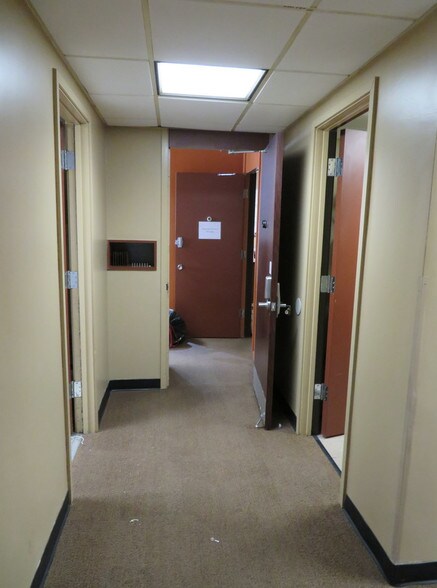 More Photos Of 300 E Dania Beach Blvd, Dania Bank For Lease