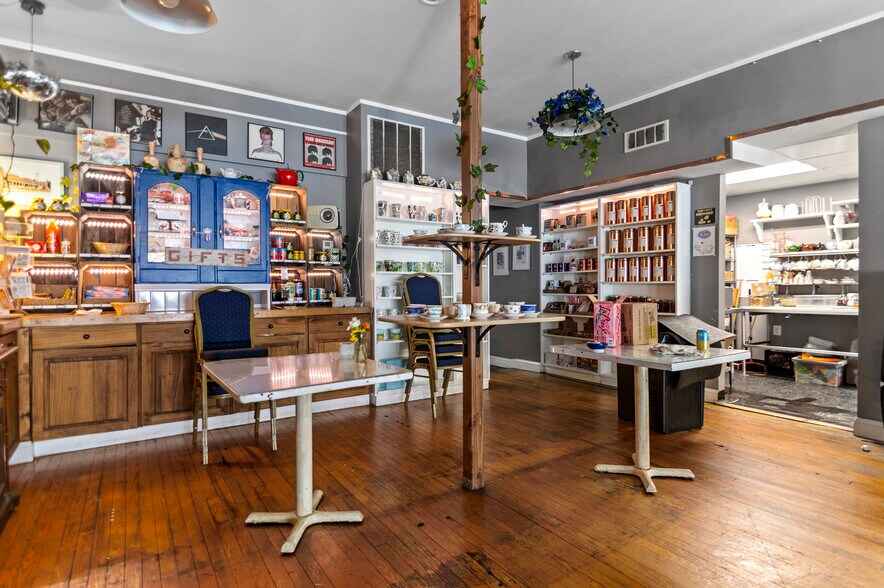 More Photos Of 5500 Harford Rd, Baltimore Freestanding For Sale