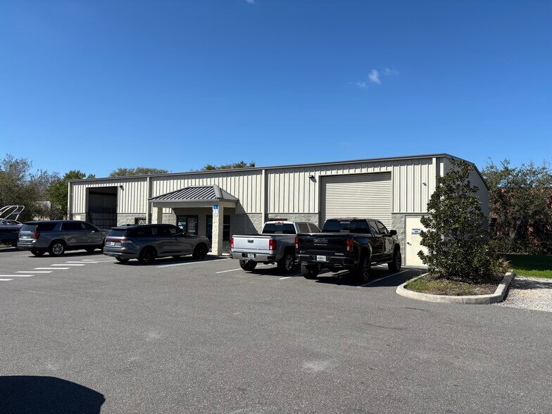 More Photos Of 400 Gordon St, Sanford Flex For Lease