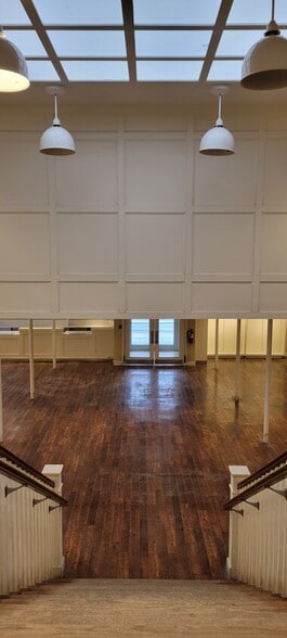 More Photos Of 32 Depot St, Manchester Center General Retail For Lease
