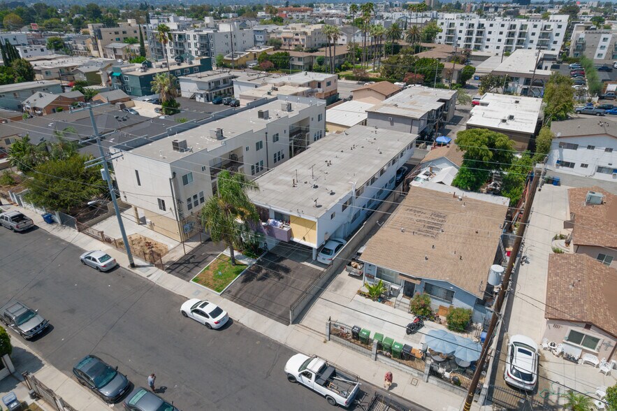 More Photos Of 5327 Auckland Ave, North Hollywood Apartments For Sale