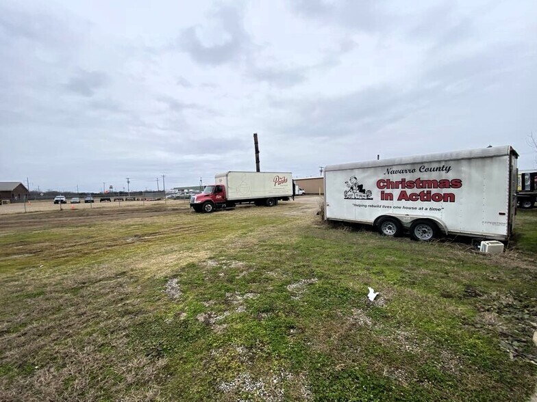 More Photos Of 2400 S Business 45, Corsicana Industrial For Sale