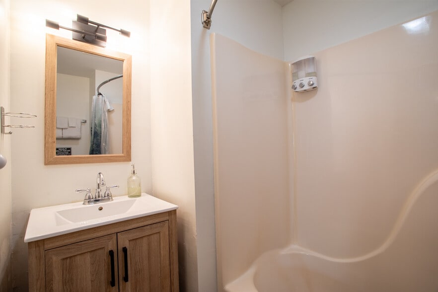 More Photos Of 3804 Wears Valley Rd, Sevierville Hotel For Sale