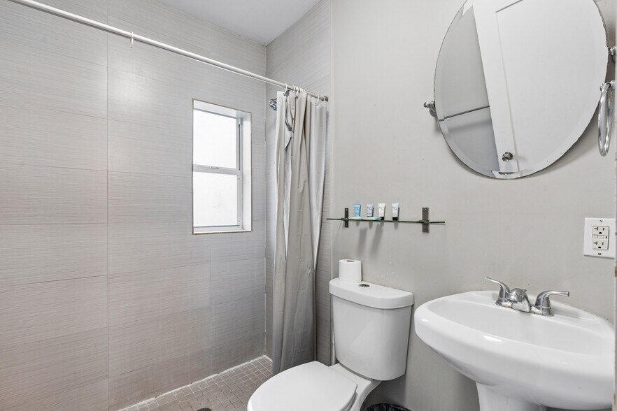 More Photos Of 435 NE 69th St, Miami Multifamily For Sale