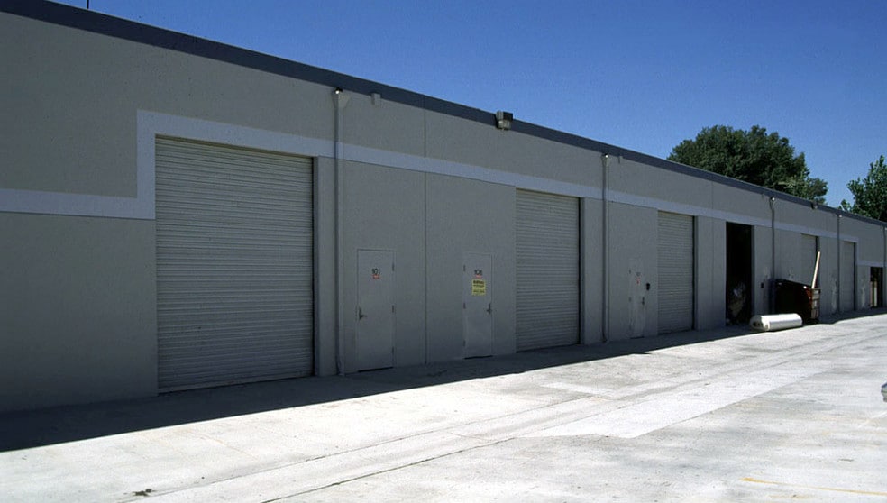 More Photos Of 16735-16745 Saticoy St, Van Nuys Service For Lease