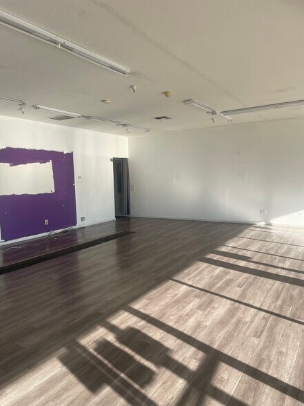 More Photos Of 16438-16460 S Cambridge Dr, Lathrop General Retail For Lease