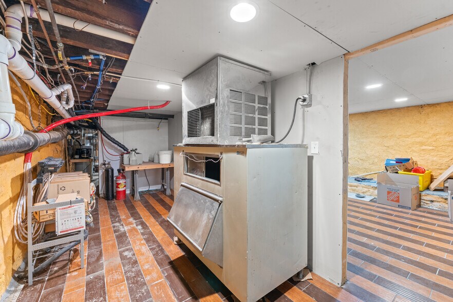 More Photos Of 21 Main St, Binghamton Restaurant For Sale