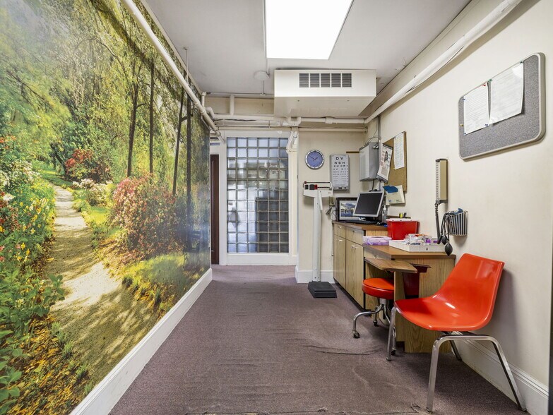 More Photos Of 1180 Beacon St, Brookline Hospital For Sale