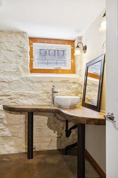 More Photos Of 1604 17th Ave S, Nashville Office Residential For Sale