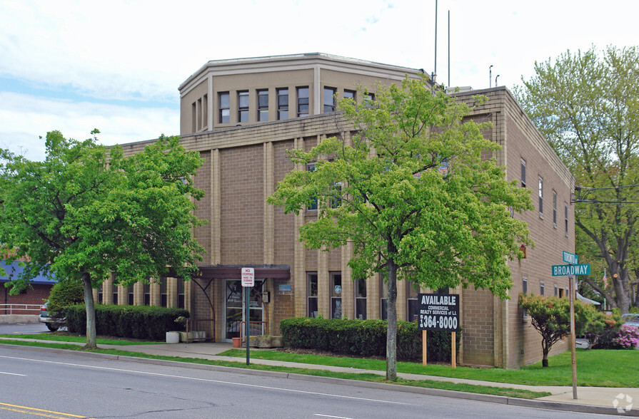 Primary Photo Of 690 Broadway, Massapequa Office For Lease