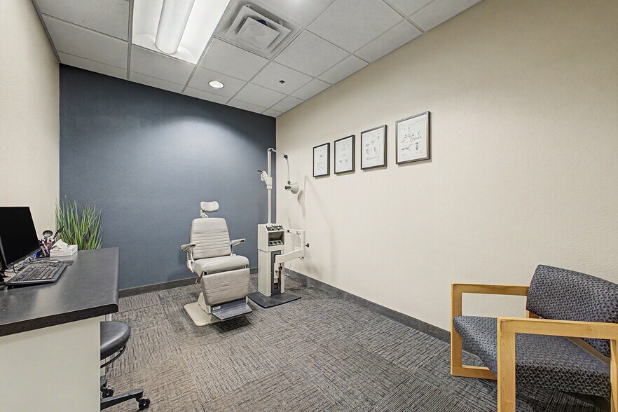 More Photos Of 6262 E Broadway Rd, Mesa Medical For Lease