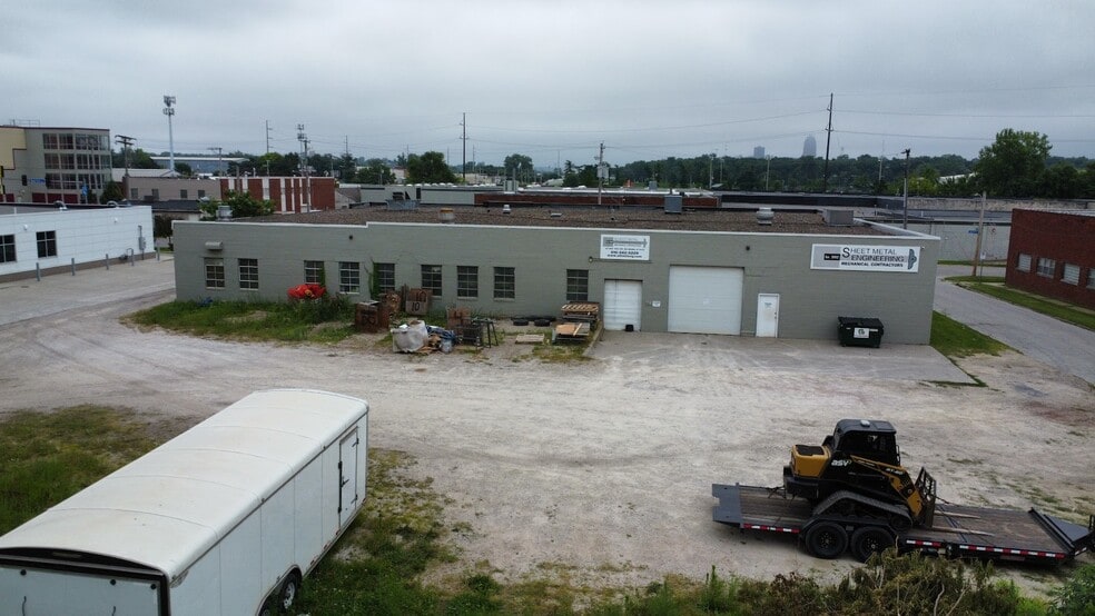 More Photos Of 219 New York Ave, Des Moines Distribution For Sale
