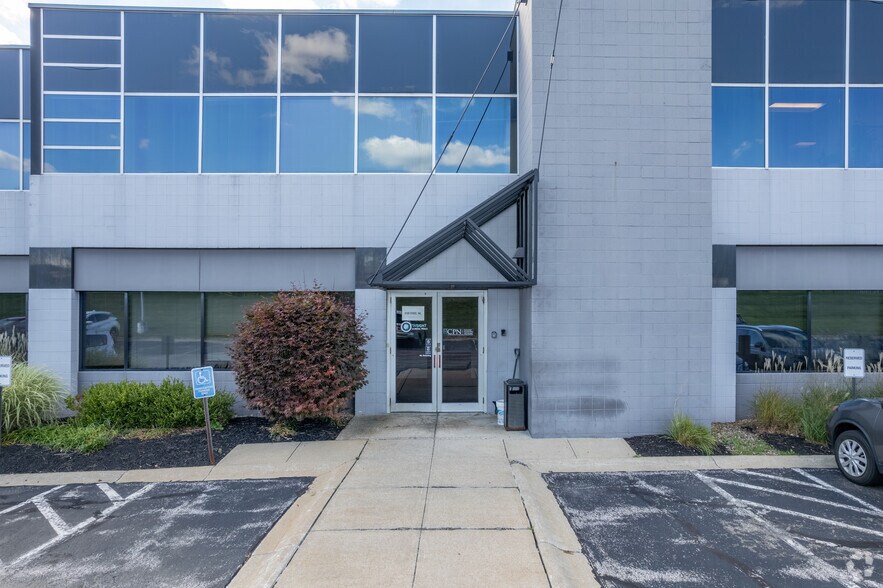 More Photos Of 23625 Commerce Park, Beachwood Office For Sale