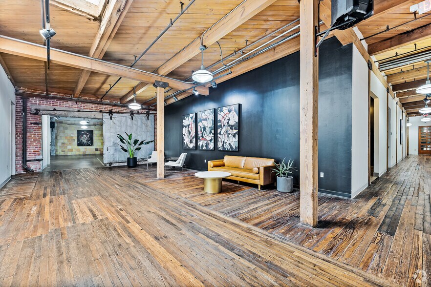 More Photos Of 1113 Vine St, Houston Loft Creative Space For Lease