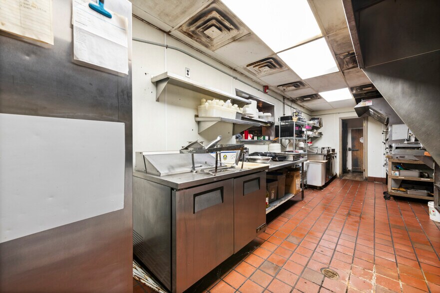 More Photos Of 1090 Rochester Rd, Troy Restaurant For Sale