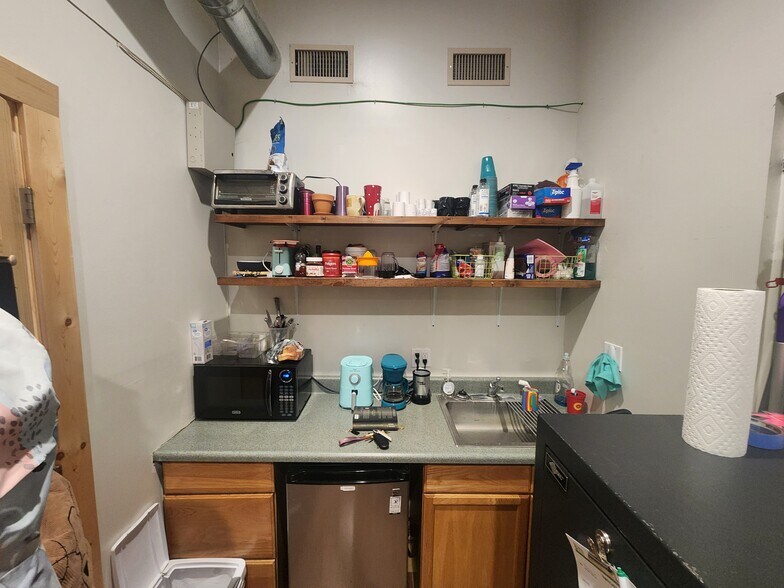 More Photos Of 2102 Airport Rd, Rifle Warehouse For Sale