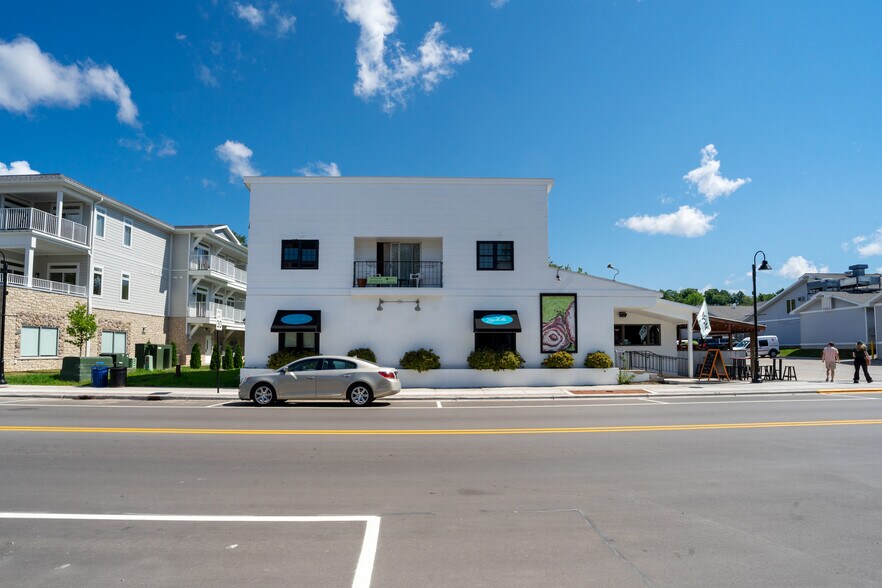 More Photos Of 7778 Highway 42, Egg Harbor Restaurant For Sale