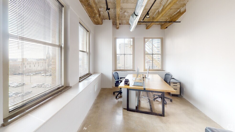 More Photos Of 624 S Boston Ave, Tulsa Office For Sale