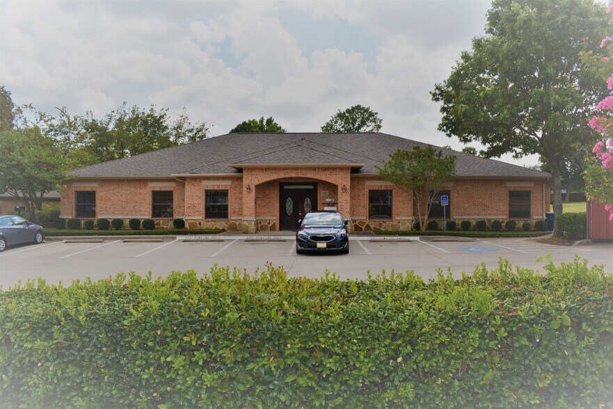 More Photos Of 2309 Virginia Pky, McKinney Medical For Lease
